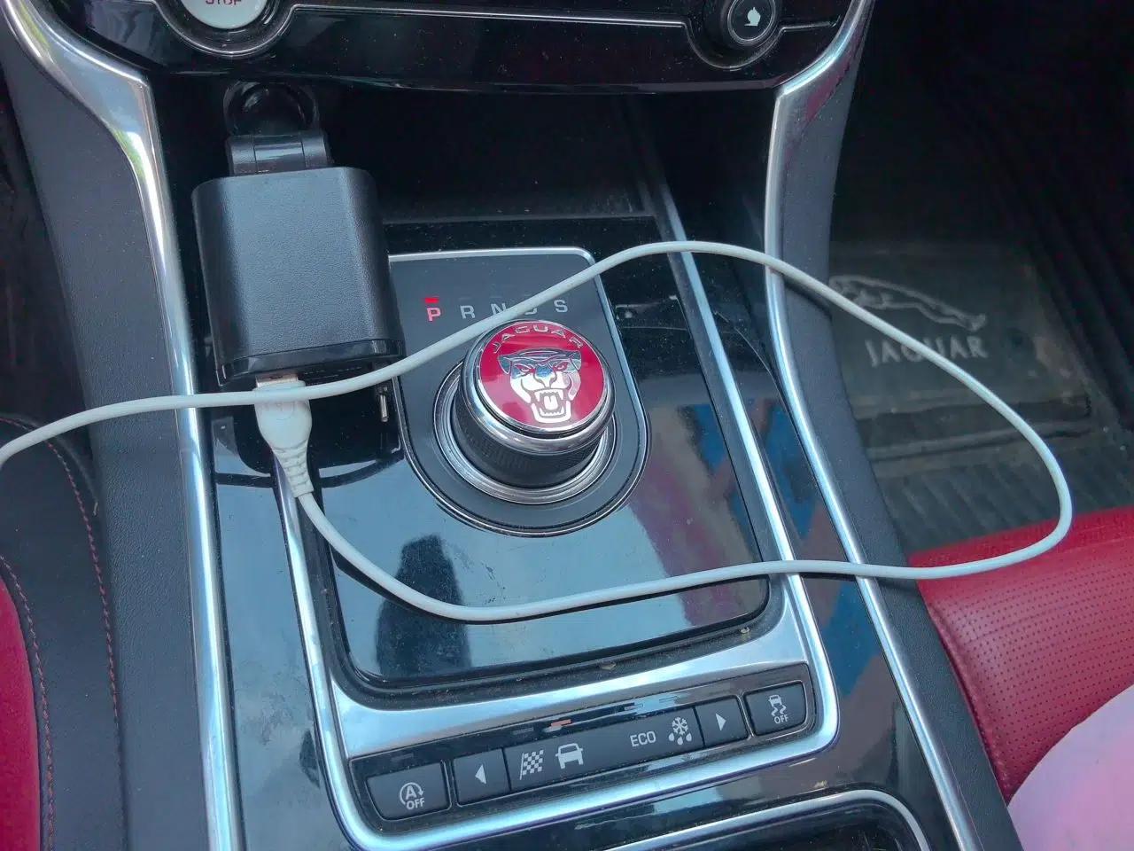 Jaguar XE 2017 2.0T 200 PS R-Sport — миниатюра 14