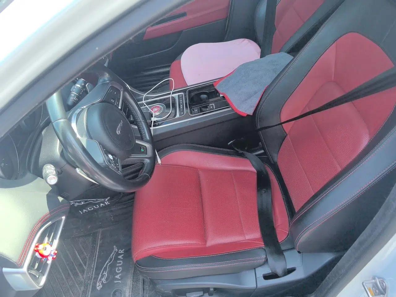 Jaguar XE 2017 2.0T 200 PS R-Sport — миниатюра 15