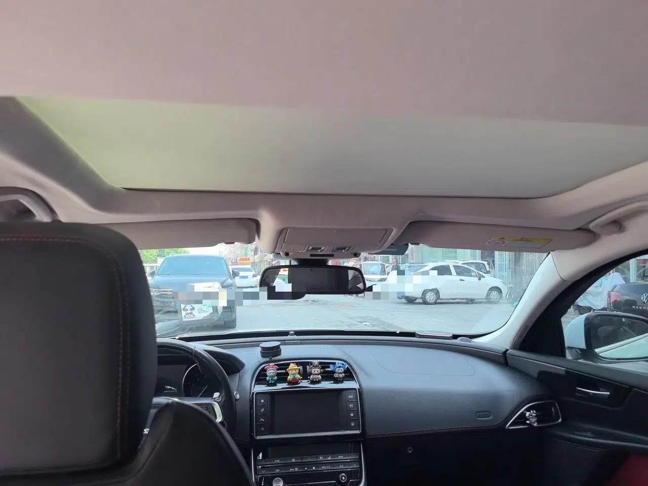 Jaguar XE 2017 2.0T 200 PS R-Sport — миниатюра 18