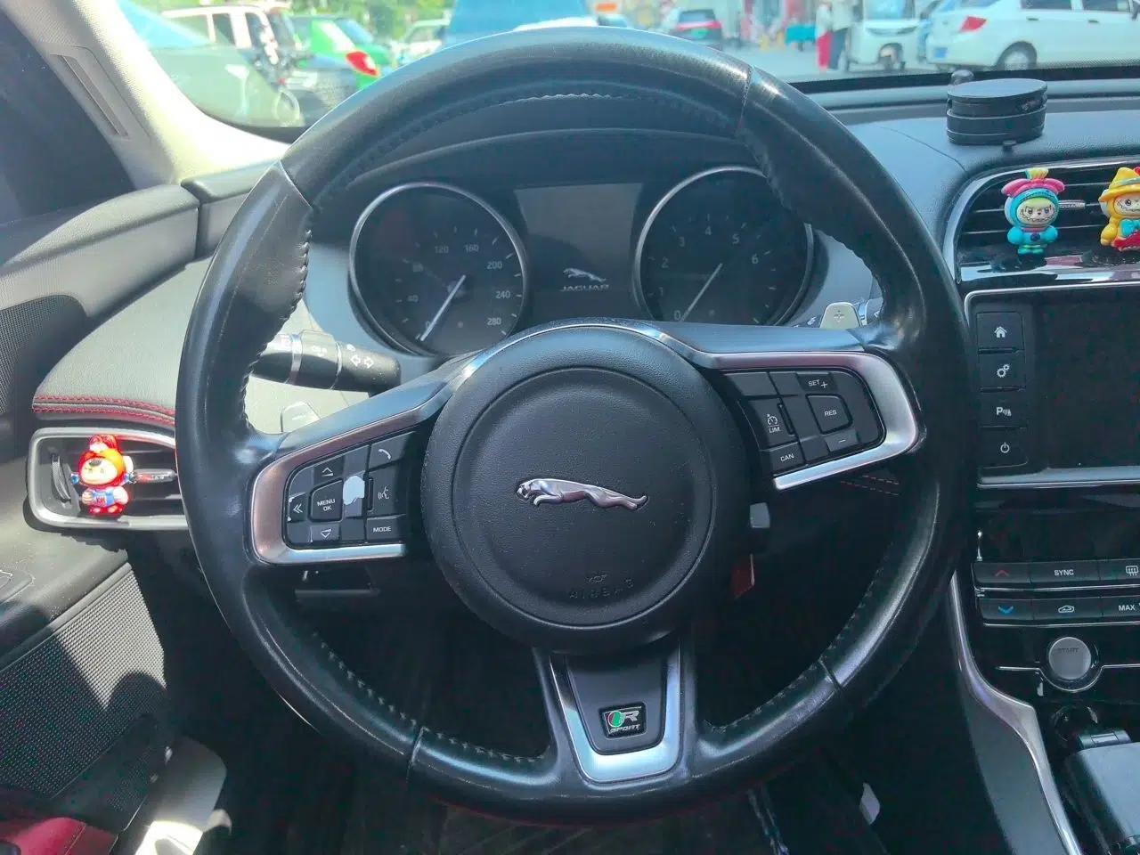 Jaguar XE 2017 2.0T 200 PS R-Sport — миниатюра 10