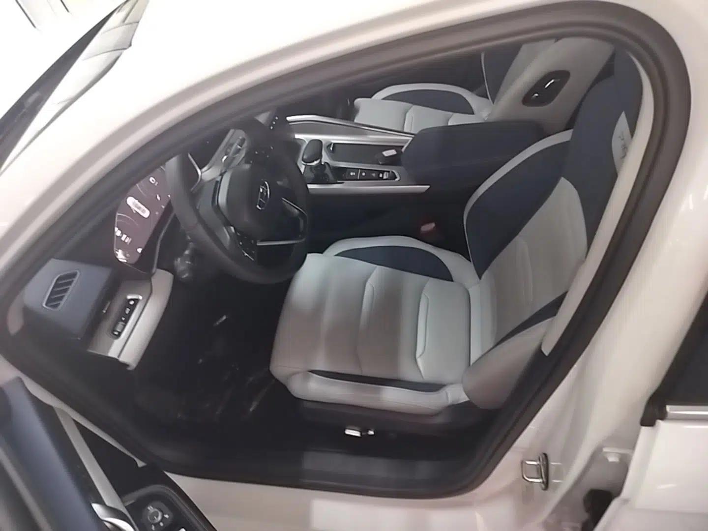 Geely Auto Preface 2021 2.0TD Flagship Edition — миниатюра 18