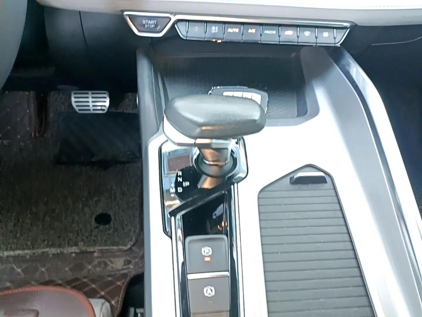 Geely Auto Preface 2021 Revised Version 2.0TD Luxury Edition — миниатюра 16