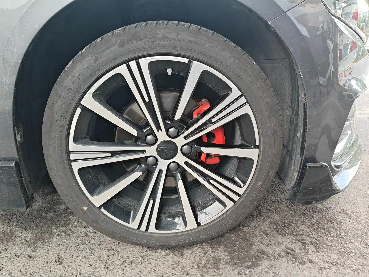 Geely Auto Preface 2025 Dongfang Yao 1.5TD Kunlun Edition — миниатюра 5