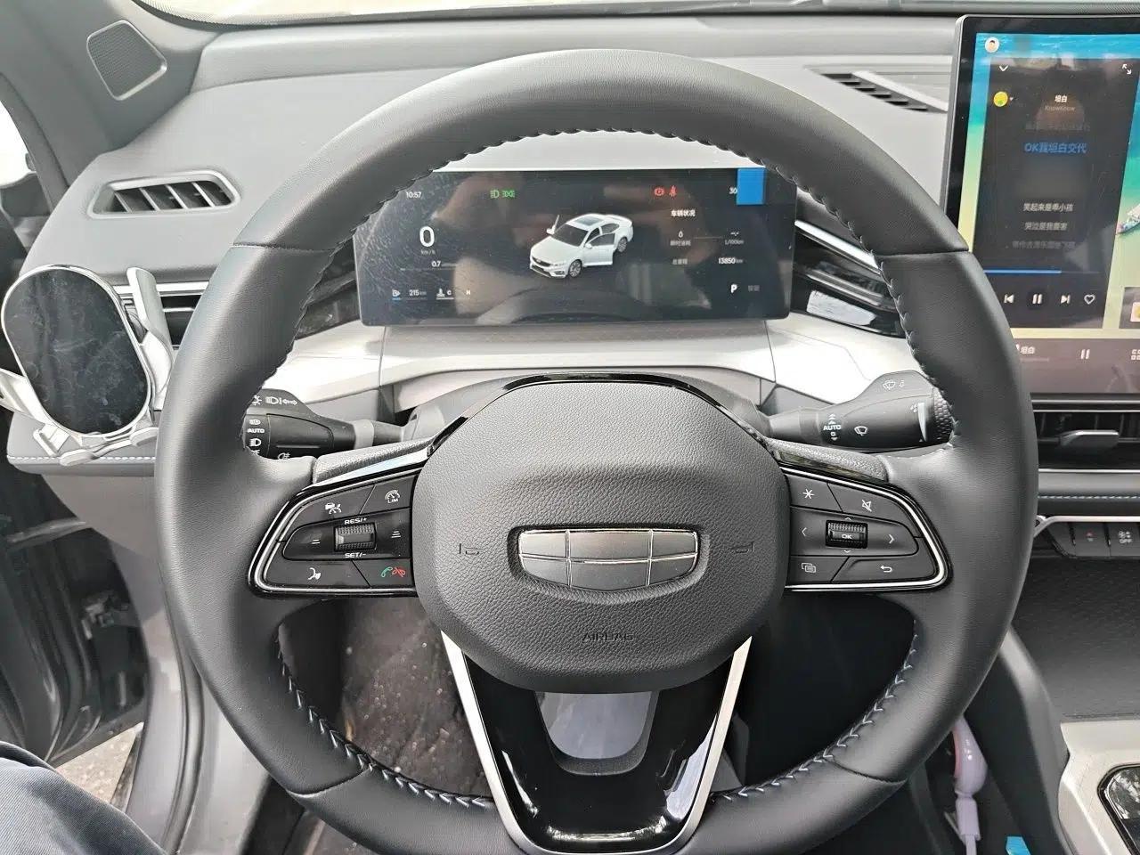 Geely Auto Preface 2025 Dongfang Yao 1.5TD Kunlun Edition — миниатюра 7
