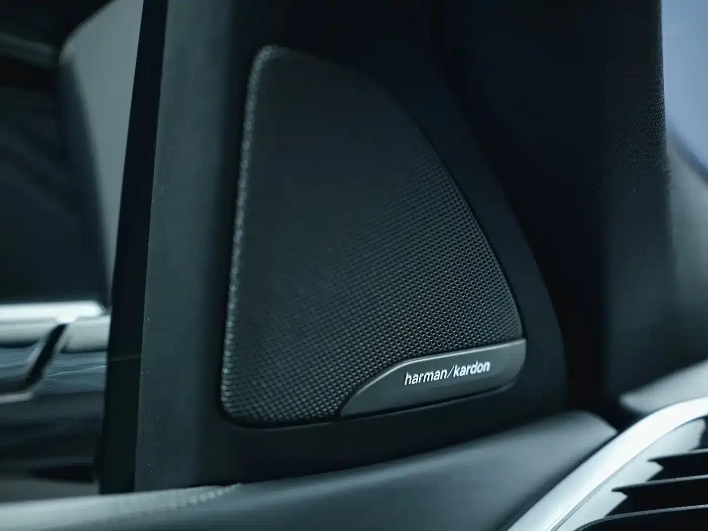 2020 BMW X6 M — миниатюра 15