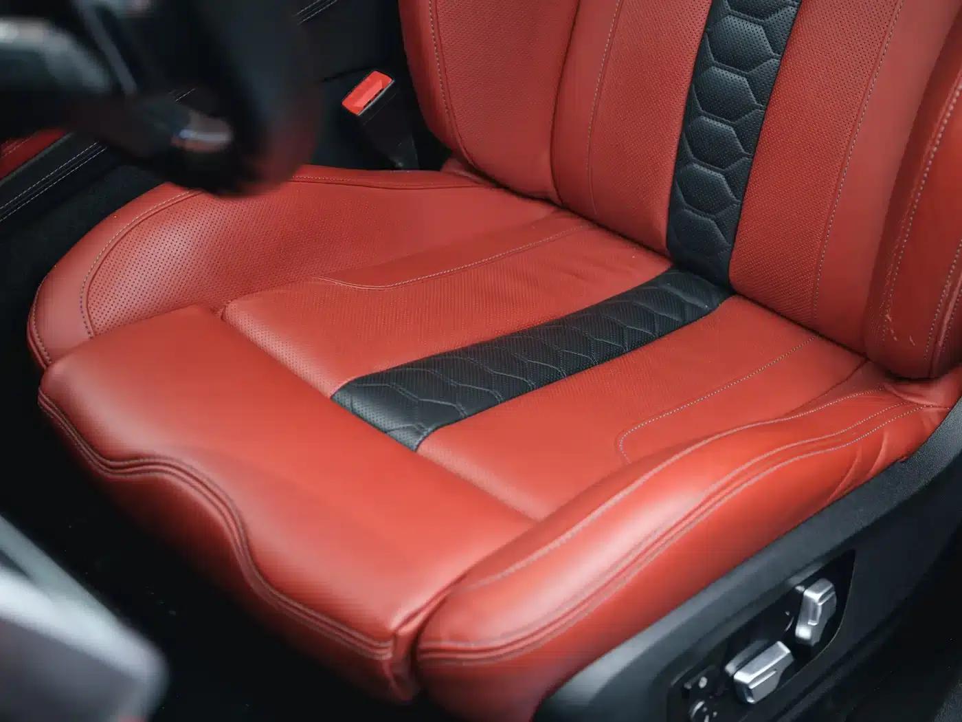 2020 BMW X6 M — миниатюра 10