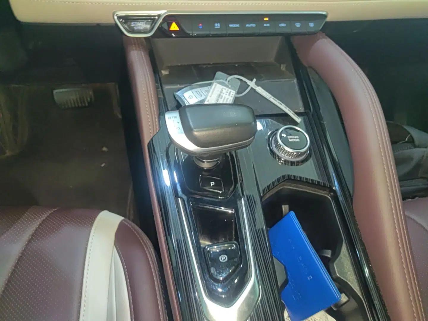 Geely Auto Monjaro L 2024 2.0TD High-Power Automatic Two-Wheel Drive Yunqi Version — миниатюра 21