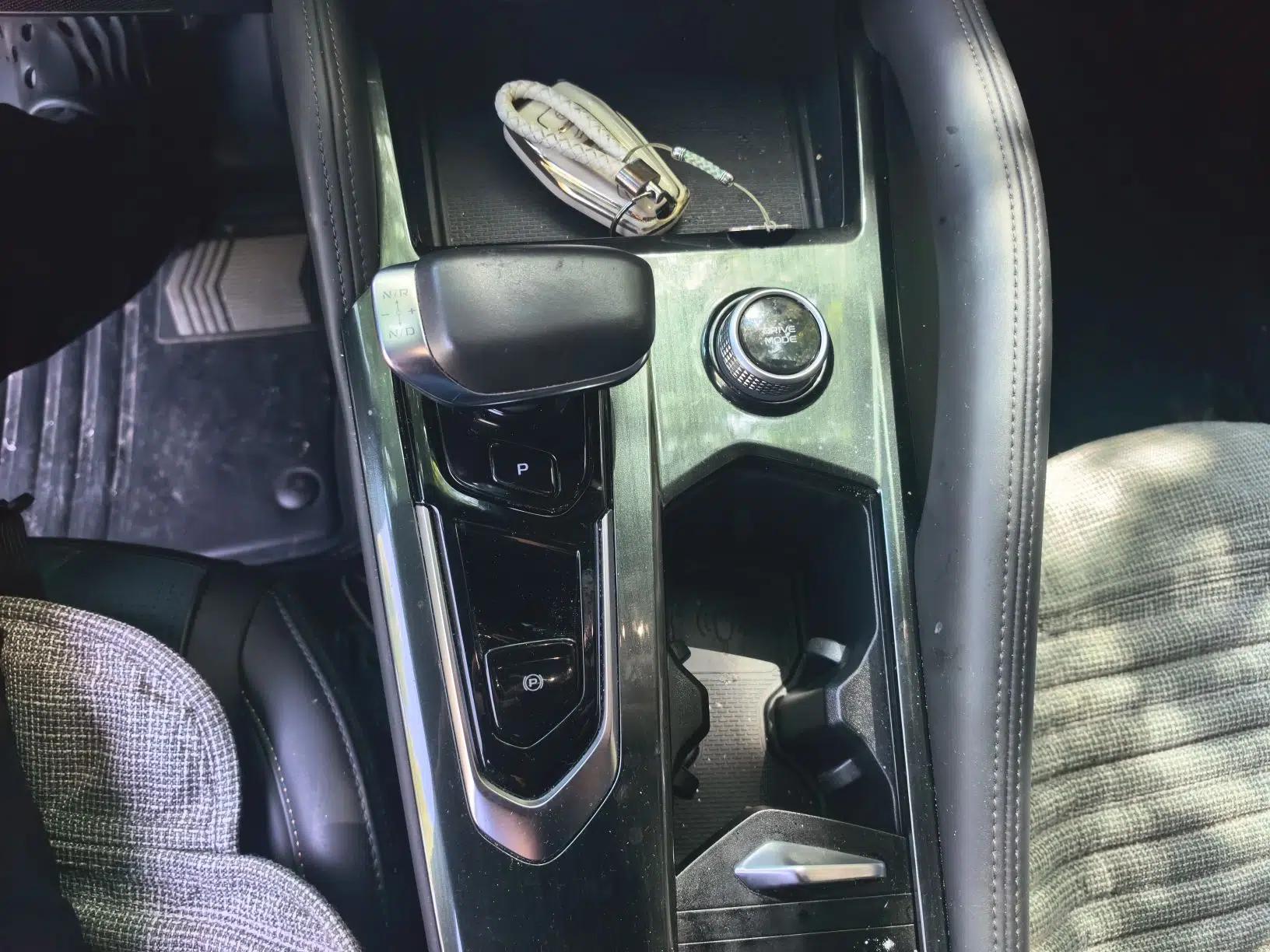 Geely Auto Monjaro L 2021 2.0TD DCT EVO Two-Wheel Drive Luxury Version — миниатюра 14