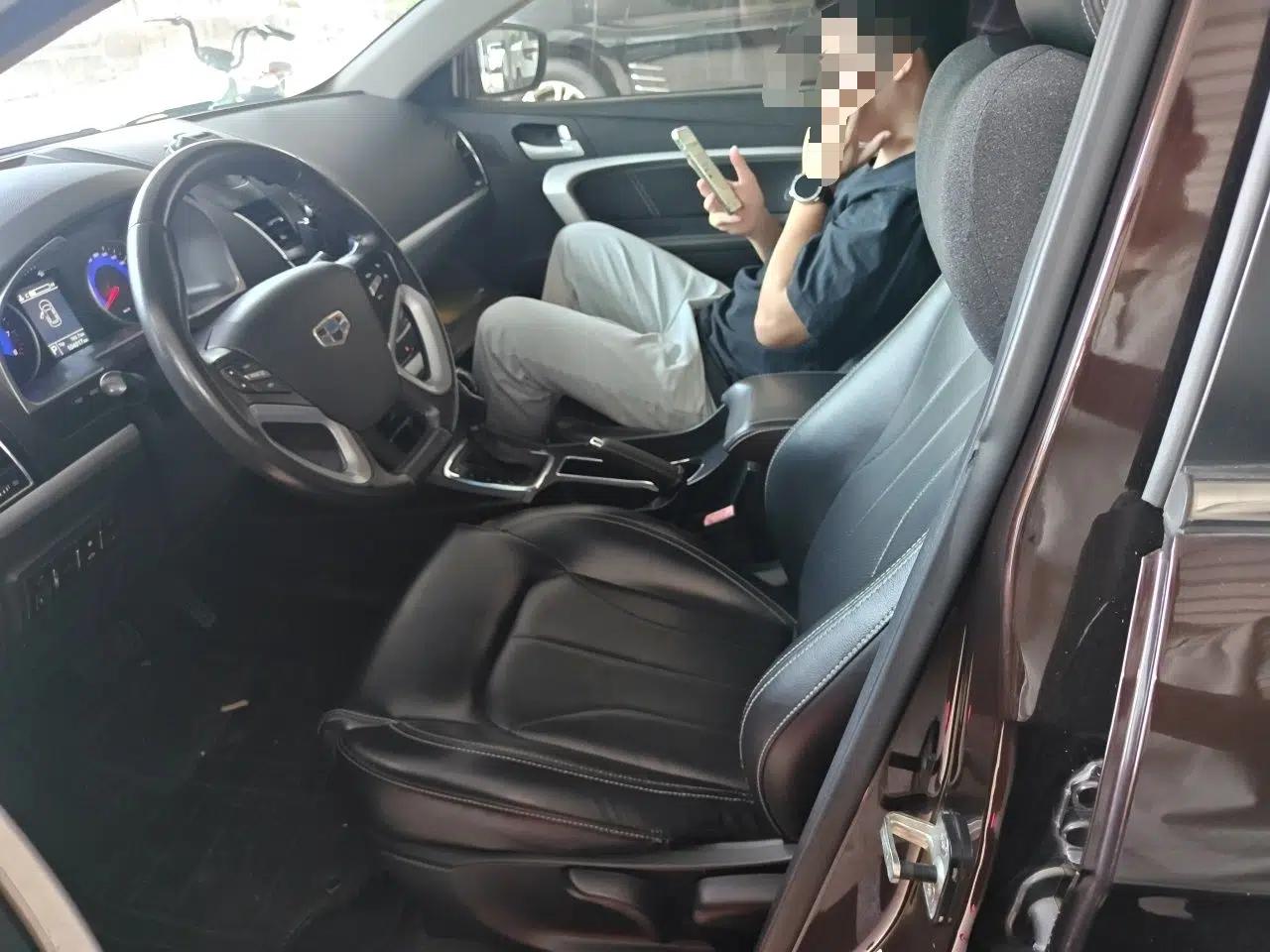 Geely Auto Emgrand 2016 Sedan 1.5L CVT Upward Version — миниатюра 15