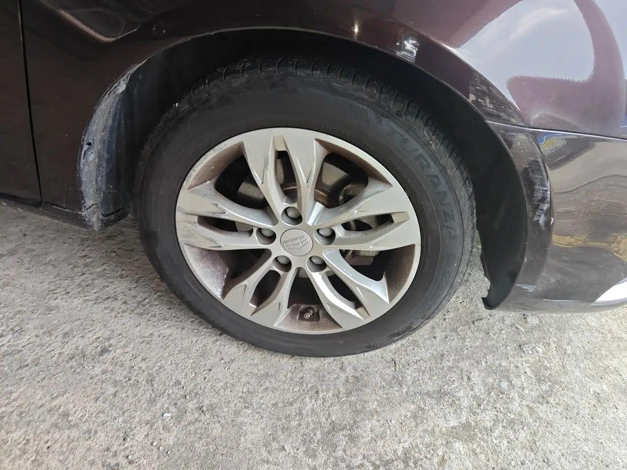 Geely Auto Emgrand 2016 Sedan 1.5L CVT Upward Version — миниатюра 8