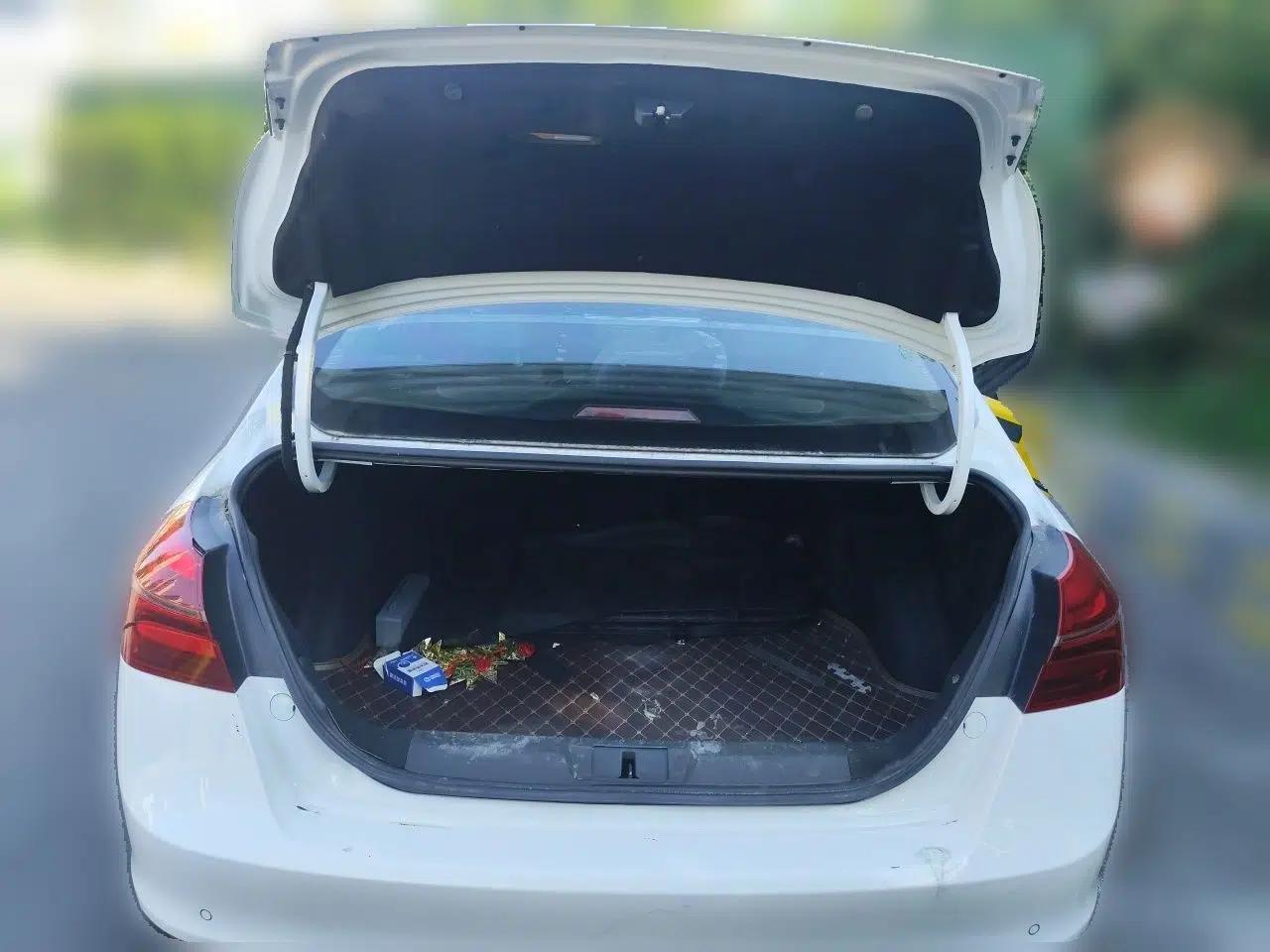 Geely Auto Emgrand 2018 1.5L Manual Upward Connect Edition — миниатюра 16