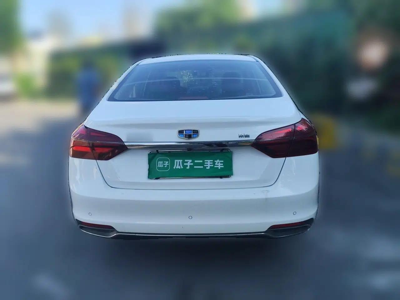 Geely Auto Emgrand 2018 1.5L Manual Upward Connect Edition — миниатюра 3