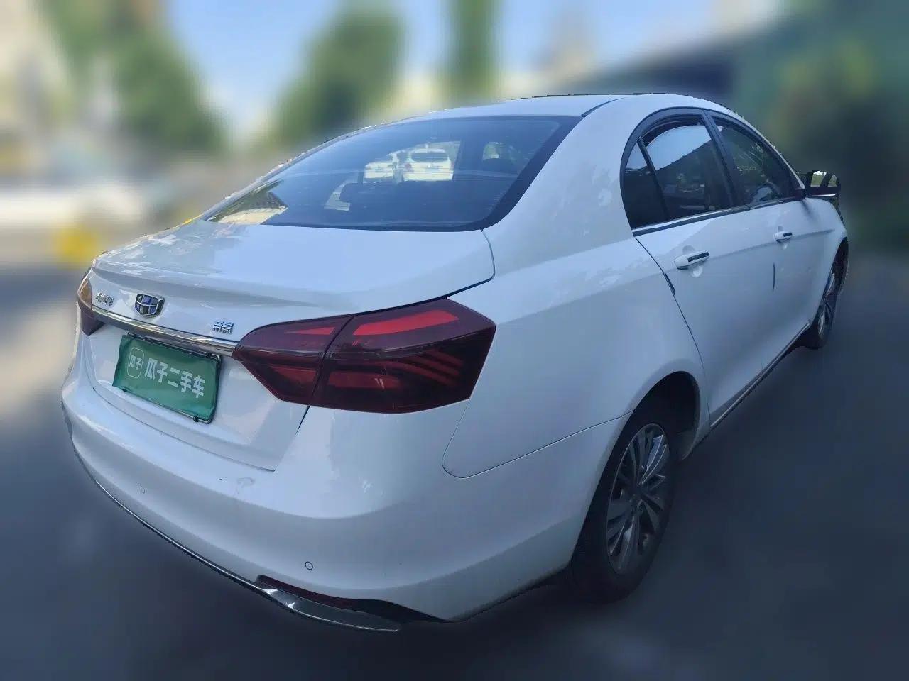 Geely Auto Emgrand 2018 1.5L Manual Upward Connect Edition — миниатюра 4