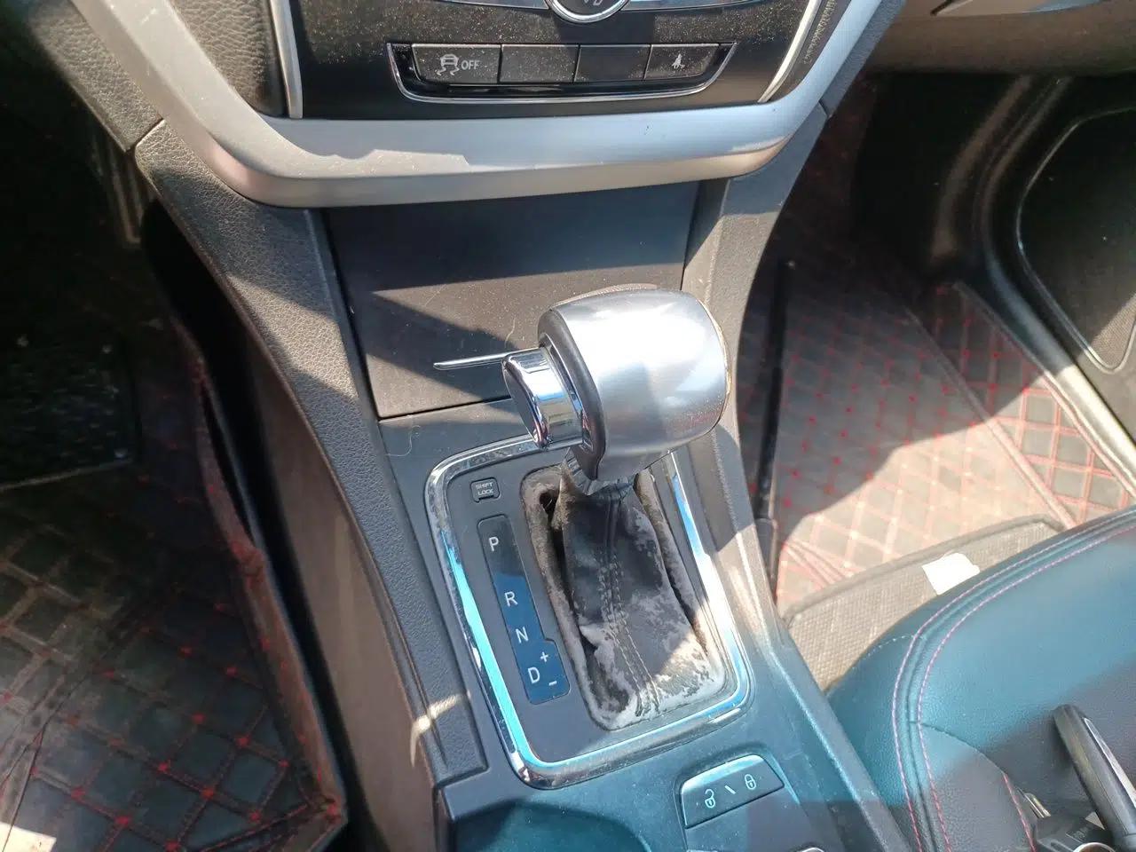 Geely Auto Emgrand 2015 Sedan 1.3T CVT Upward Edition — миниатюра 14