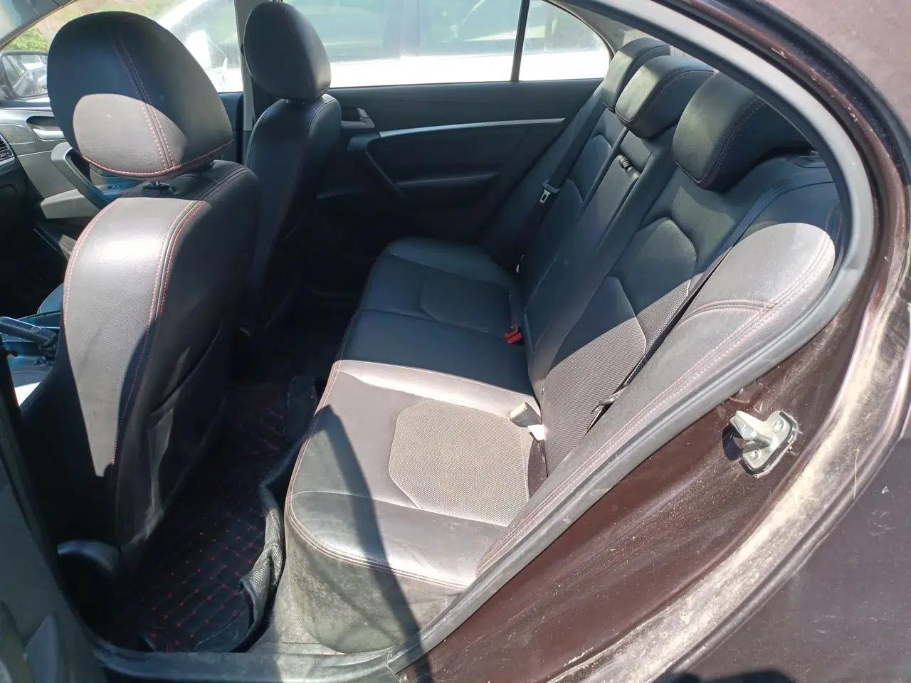 Geely Auto Emgrand 2015 Sedan 1.3T CVT Upward Edition — миниатюра 17