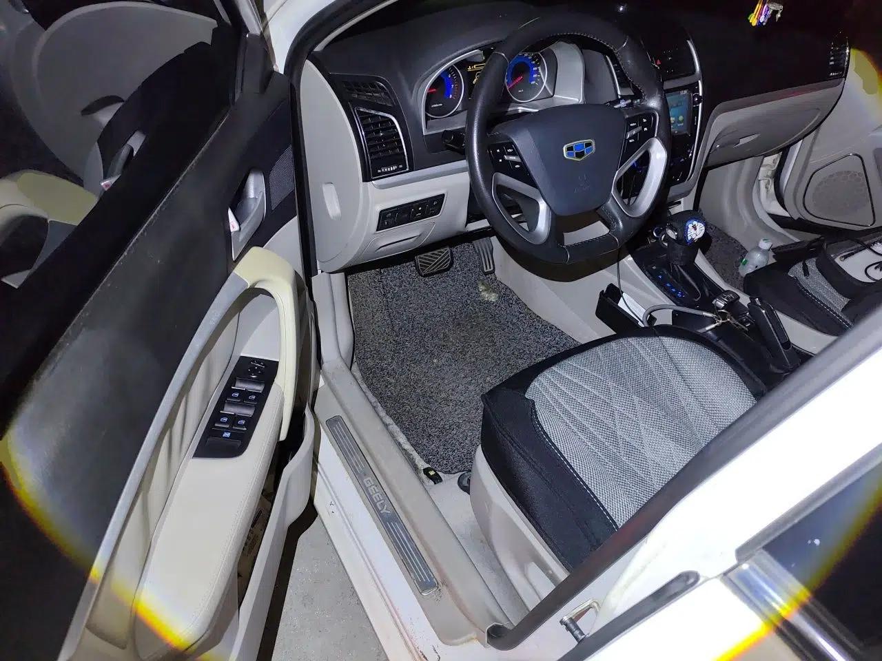 Geely Auto Emgrand 2014 Sedan 1.3T CVT Elite Model — миниатюра 16