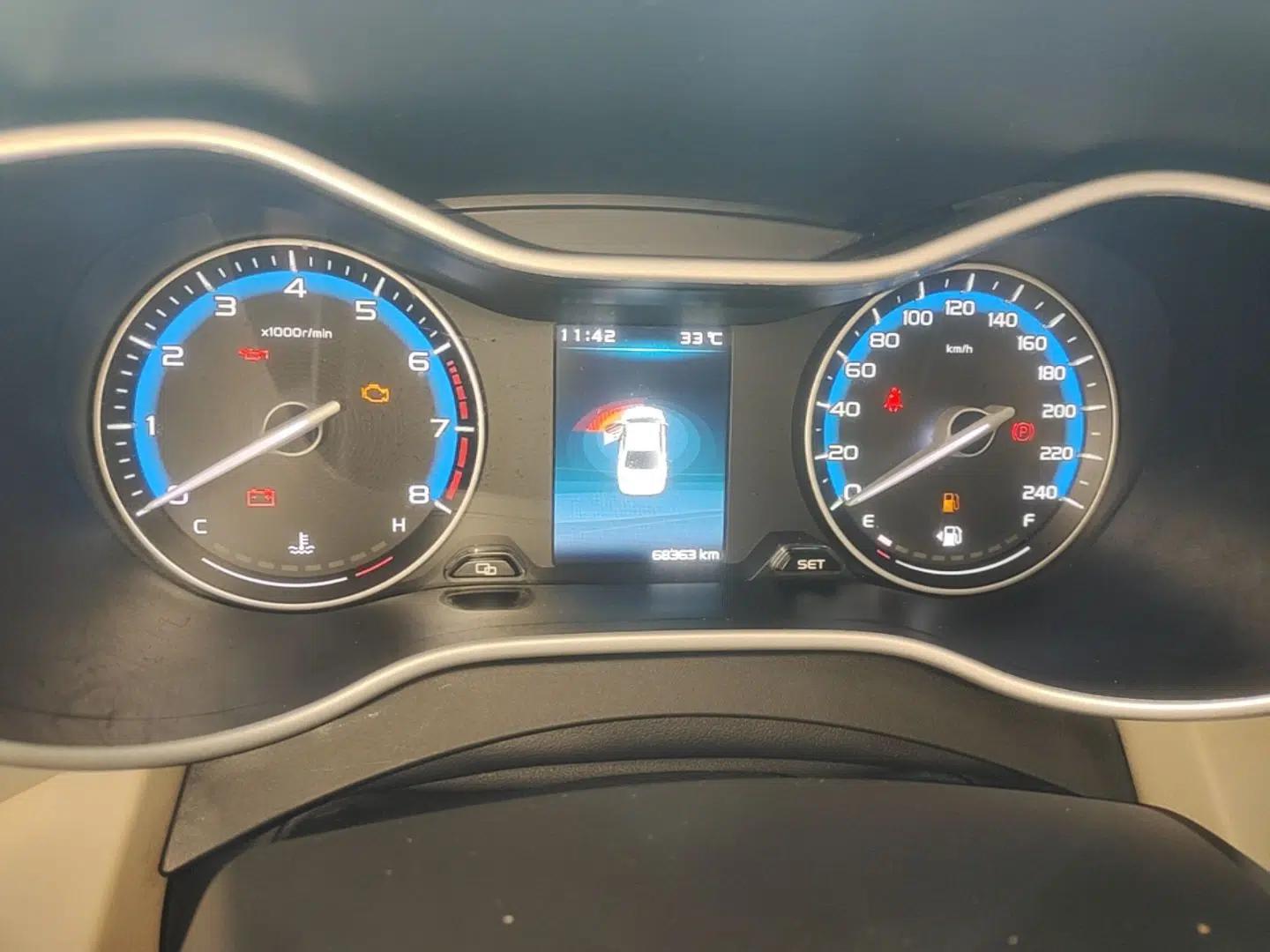 Geely Auto Emgrand 2018 1.5L Manual Luxury Model — миниатюра 14