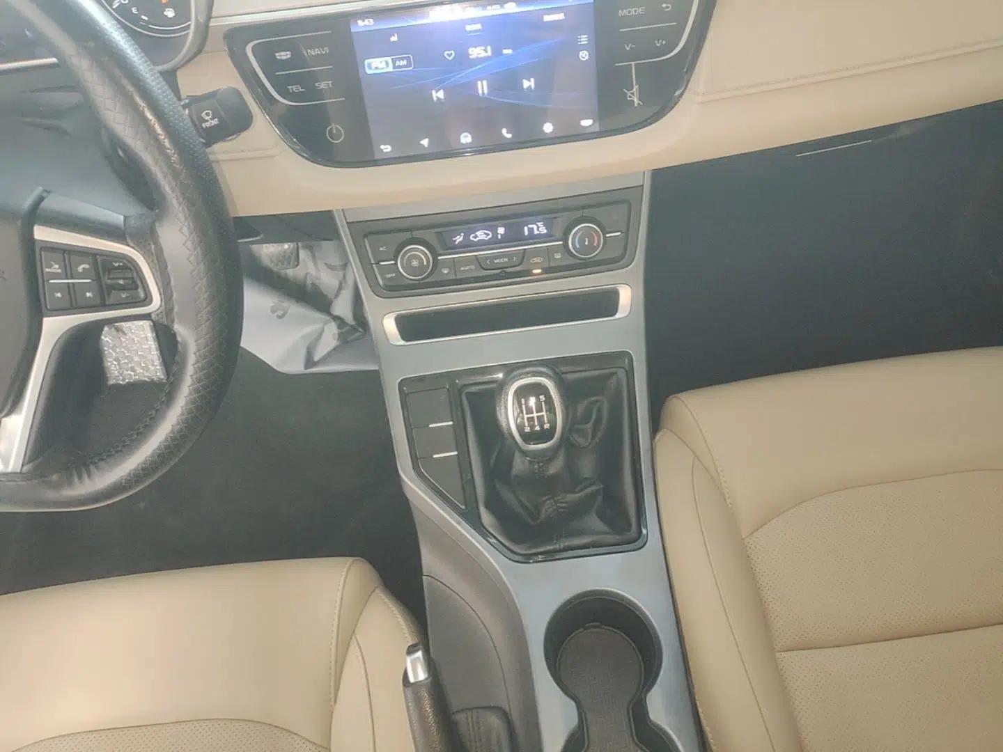 Geely Auto Emgrand 2018 1.5L Manual Luxury Model — миниатюра 16