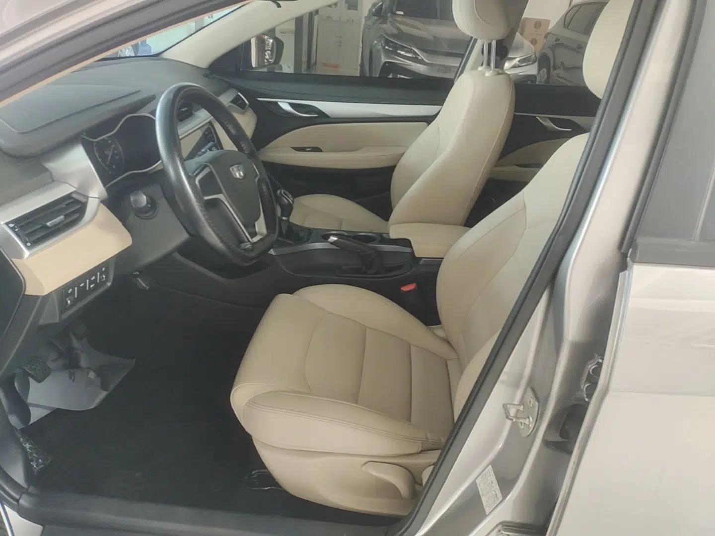 Geely Auto Emgrand 2018 1.5L Manual Luxury Model — миниатюра 17