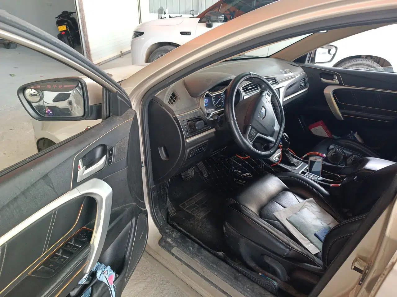 Geely Auto Emgrand 2017 Sedan Million Edition 1.3T CVT Upward Version — миниатюра 16