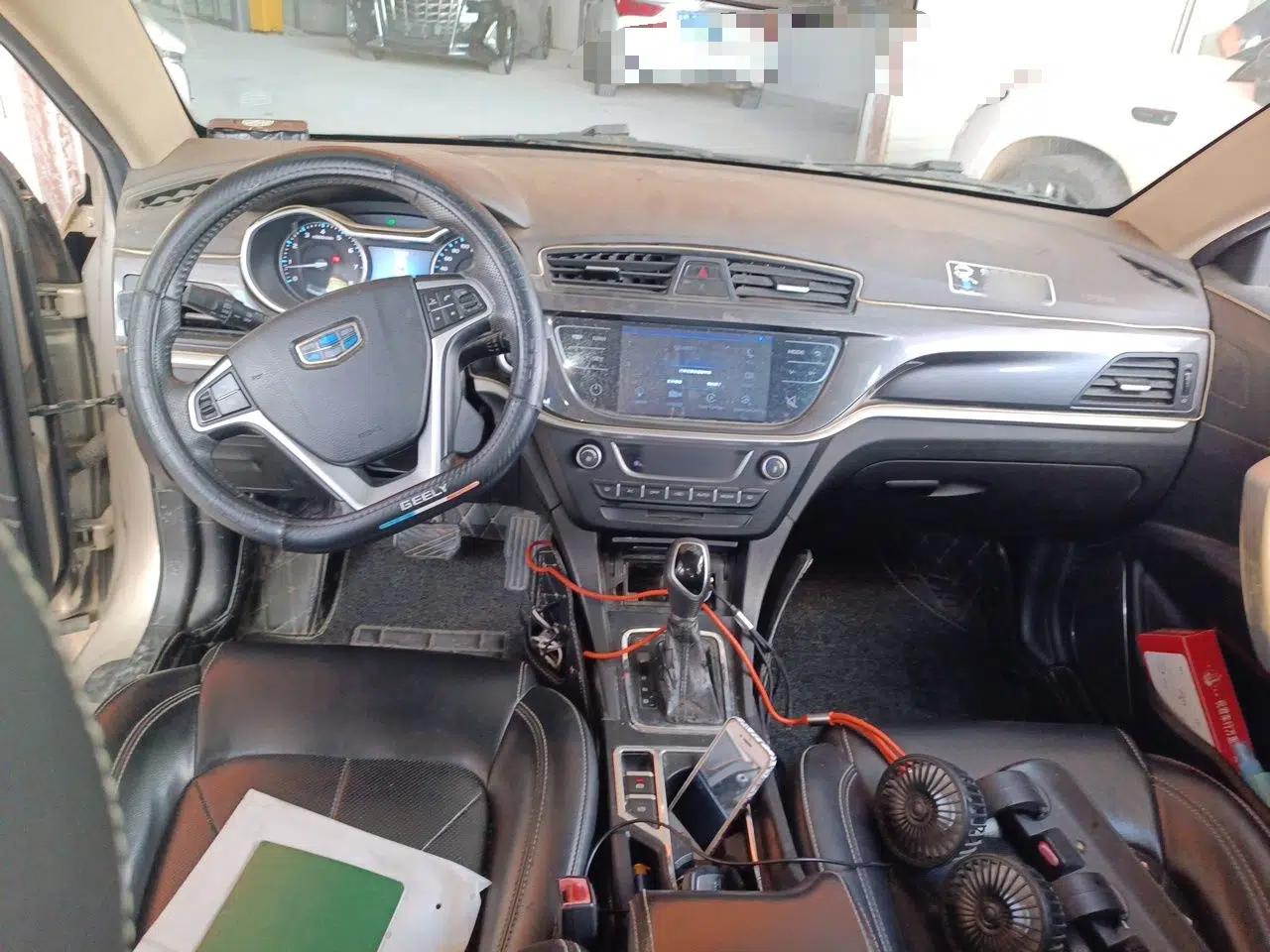 Geely Auto Emgrand 2017 Sedan Million Edition 1.3T CVT Upward Version — миниатюра 9