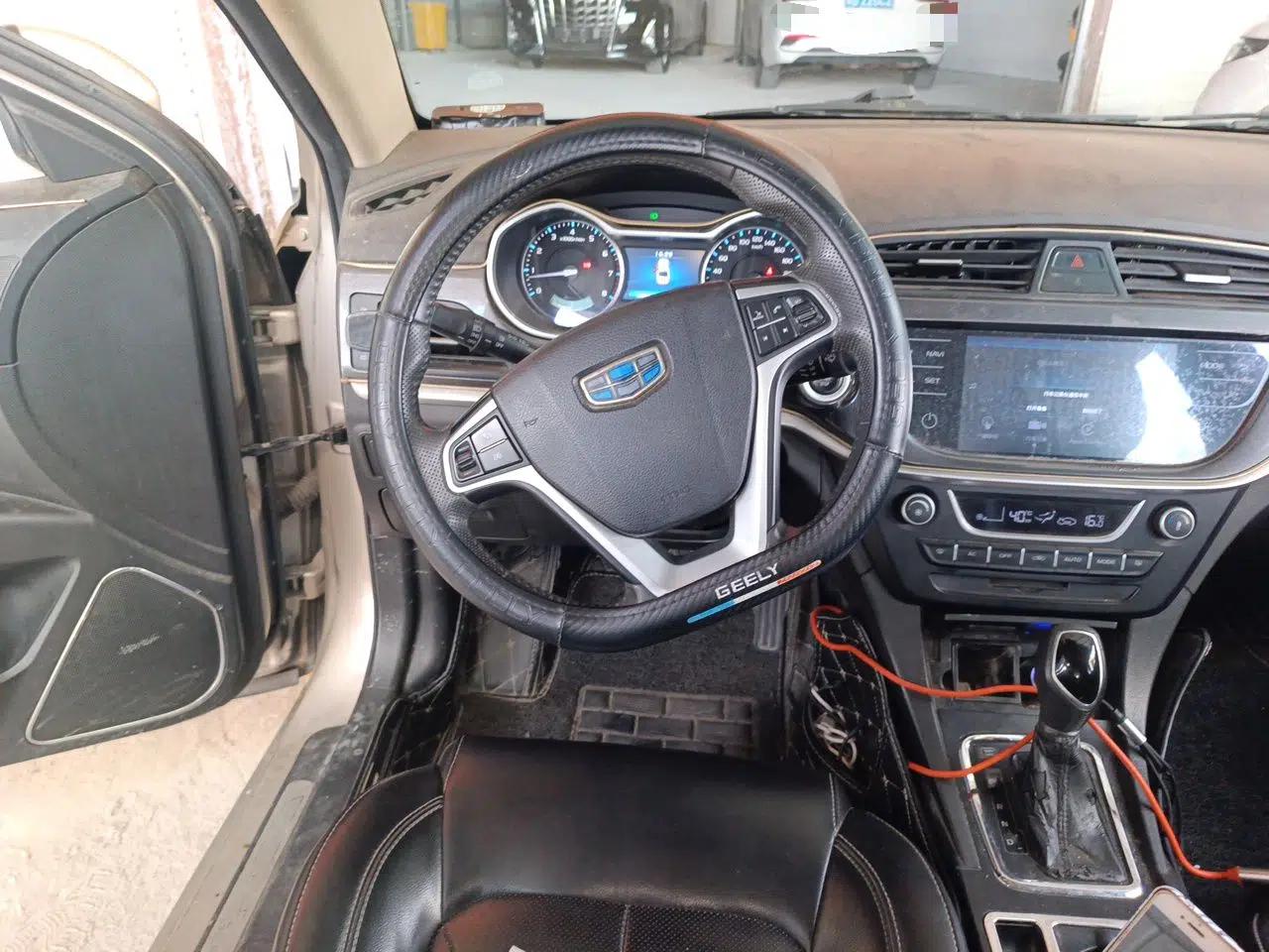 Geely Auto Emgrand 2017 Sedan Million Edition 1.3T CVT Upward Version — миниатюра 10