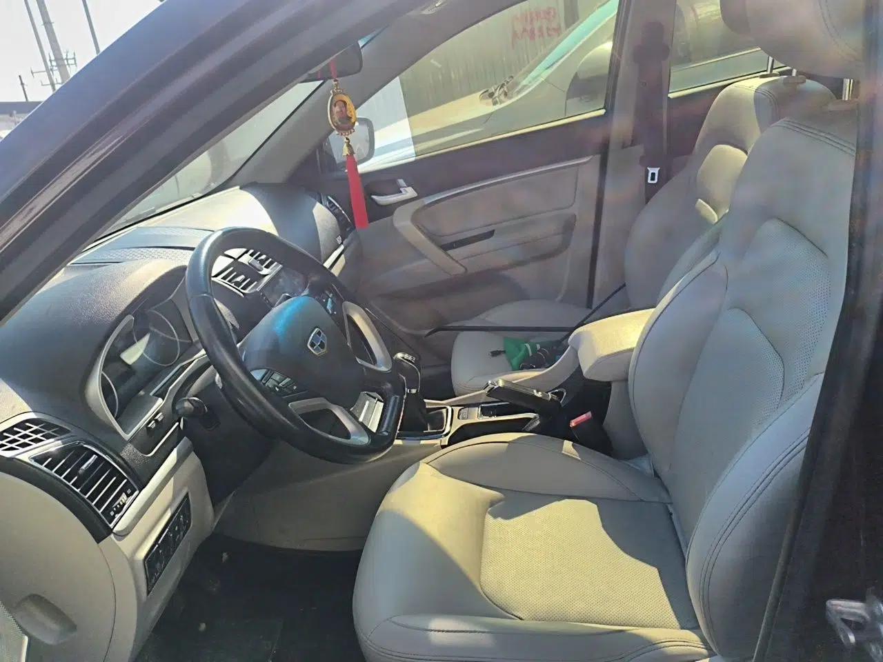 Geely Auto Emgrand 2014 Sedan 1.5L Manual Elite Model — миниатюра 15
