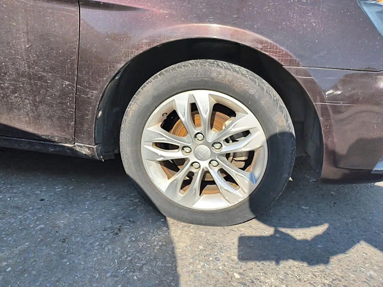 Geely Auto Emgrand 2014 Sedan 1.5L Manual Elite Model — миниатюра 8