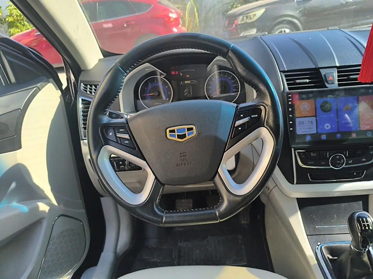 Geely Auto Emgrand 2014 Sedan 1.5L Manual Elite Model — миниатюра 10