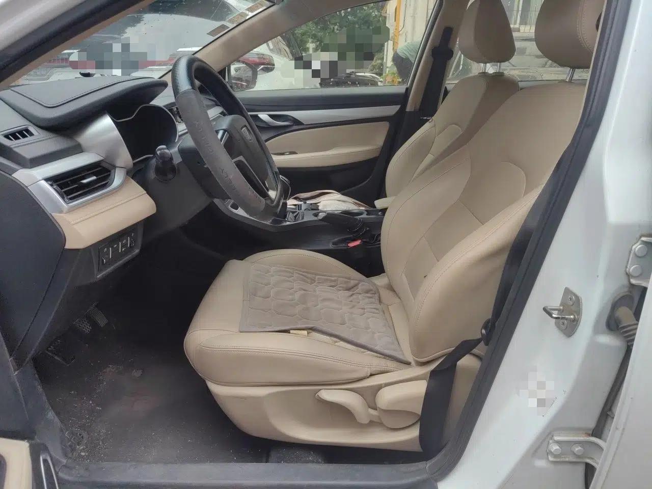 Geely Auto Emgrand 2018 1.5L Manual Luxury Model — миниатюра 15