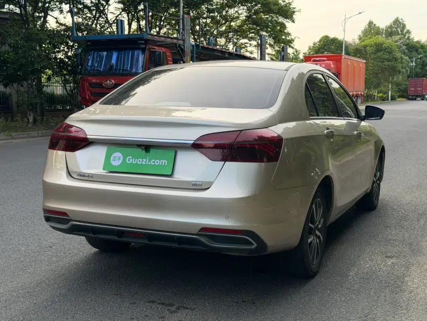 Geely Auto Emgrand 2020 1.5L Manual Upward Edition — миниатюра 14