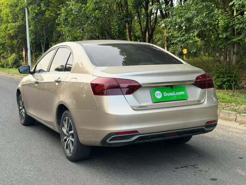 Geely Auto Emgrand 2020 1.5L Manual Upward Edition — миниатюра 15