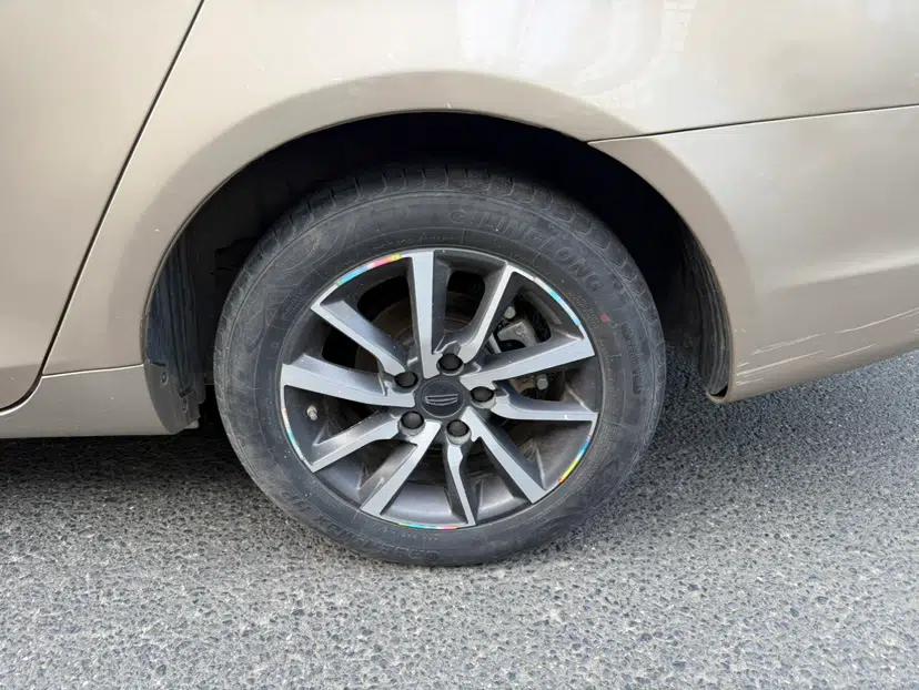 Geely Auto Emgrand 2020 1.5L Manual Upward Edition — миниатюра 19