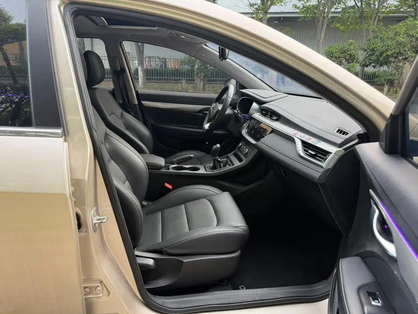 Geely Auto Emgrand 2020 1.5L Manual Upward Edition — миниатюра 27