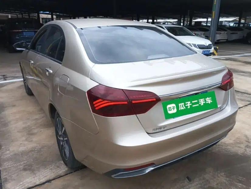 Geely Auto Emgrand 2020 1.5L Manual Upward Edition — миниатюра 4