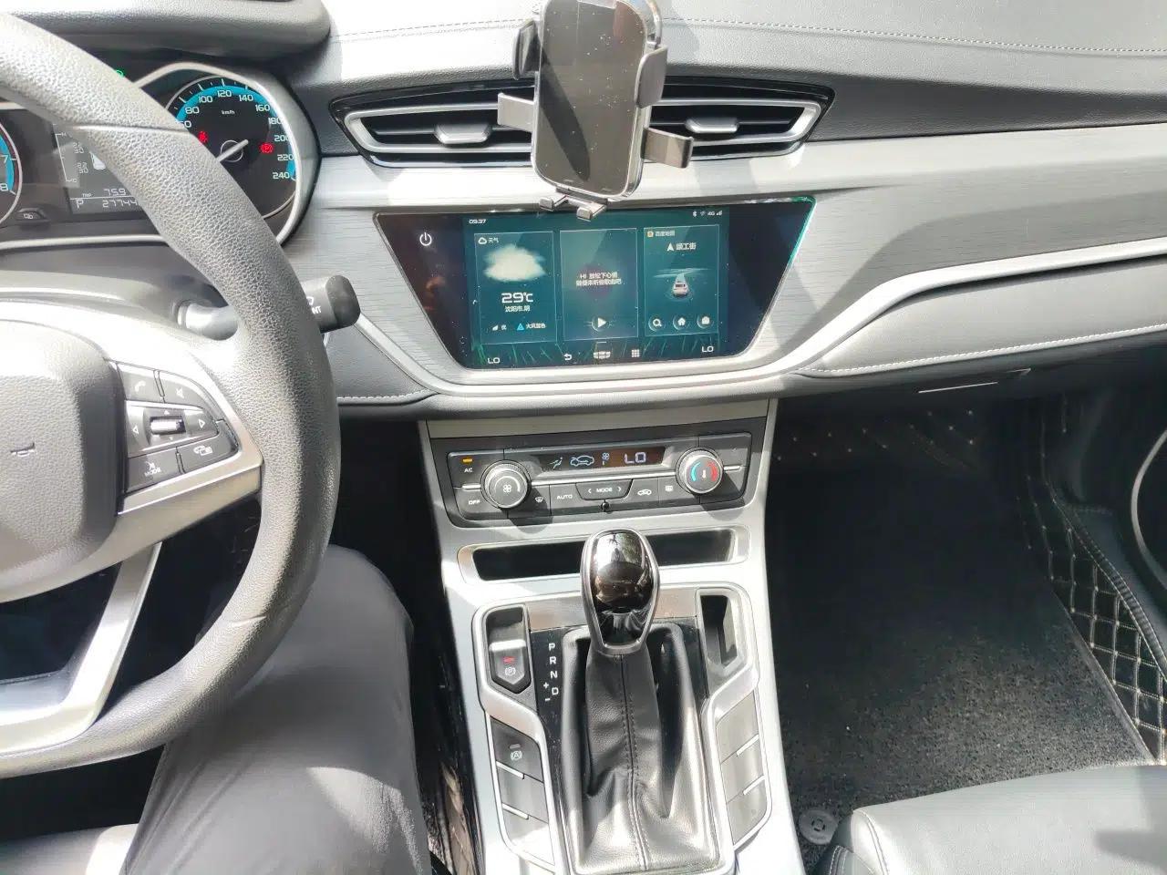 Geely Auto Emgrand 2021 UP 1.5L CVT Luxury Model — миниатюра 10