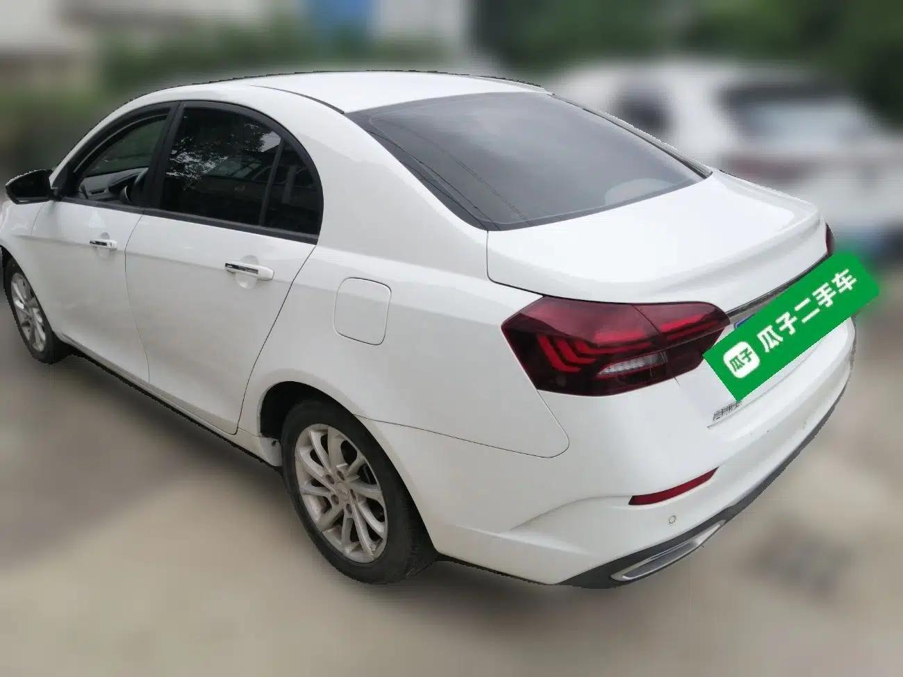 Geely Auto Emgrand 2021 UP 1.5L CVT Luxury Model — миниатюра 4