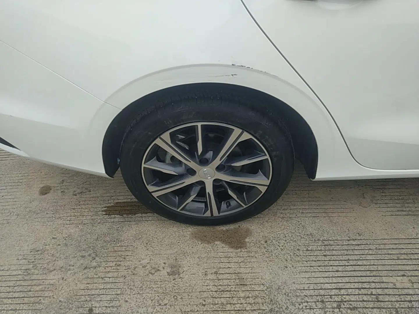 Geely Auto Emgrand 2022 4th Generation 1.5L CVT Luxury Model — миниатюра 11