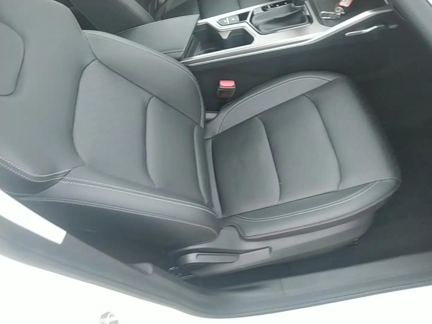 Geely Auto Emgrand 2022 4th Generation 1.5L CVT Luxury Model — миниатюра 19