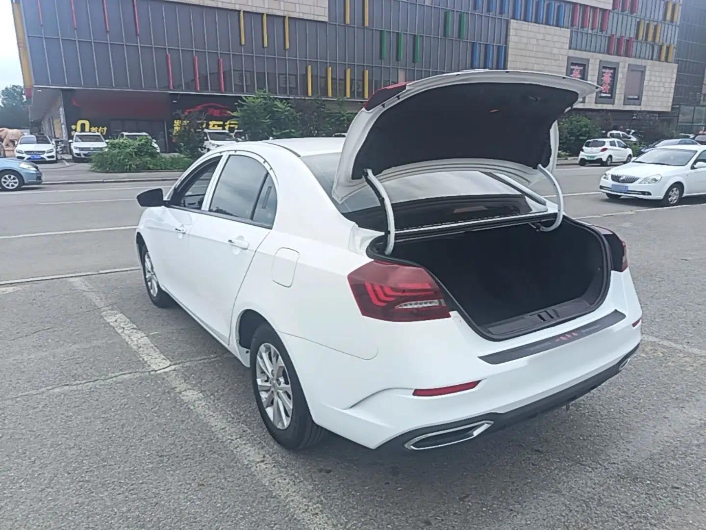 Geely Auto Emgrand 2021 UP 1.5L CVT Comfort Model — миниатюра 4