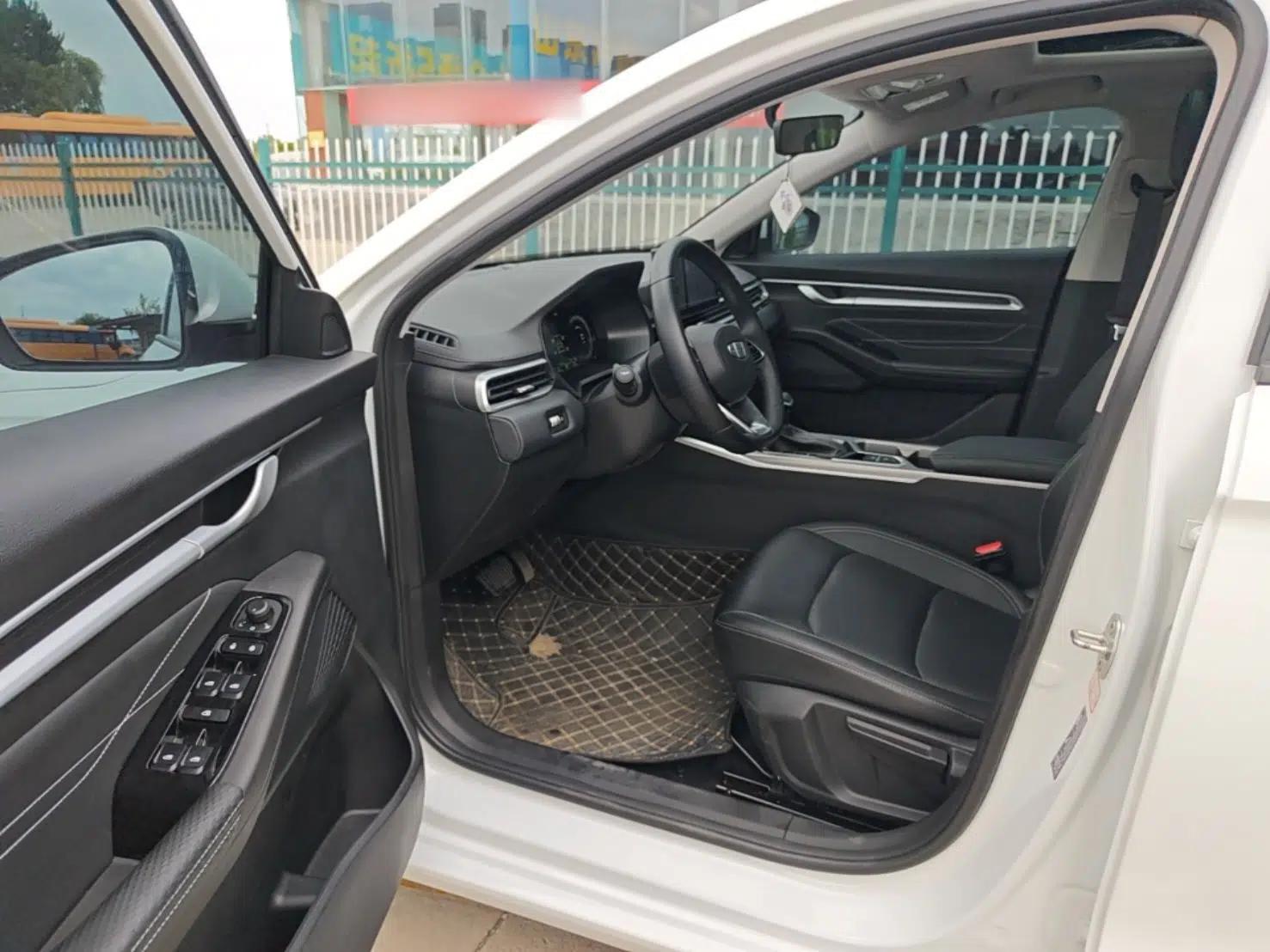 Geely Auto Emgrand 2025 4th Generation 1.5L CVT Longteng Edition — миниатюра 18