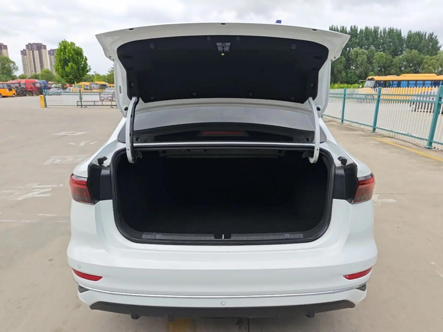 Geely Auto Emgrand 2025 4th Generation 1.5L CVT Longteng Edition — миниатюра 22