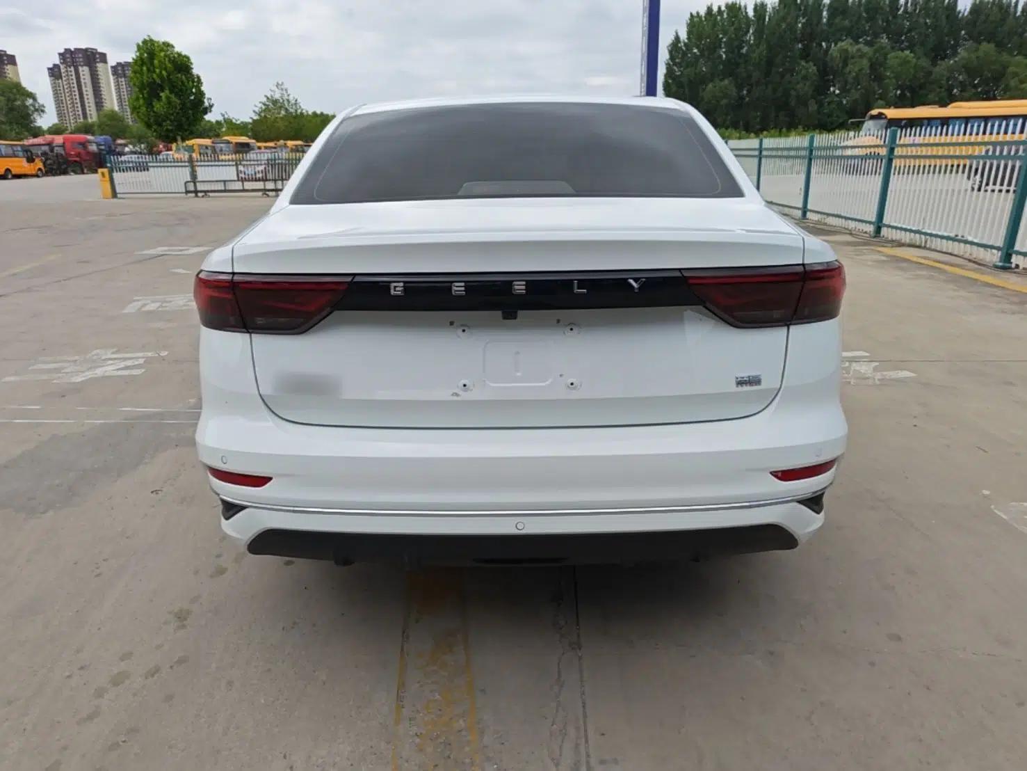 Geely Auto Emgrand 2025 4th Generation 1.5L CVT Longteng Edition — миниатюра 5