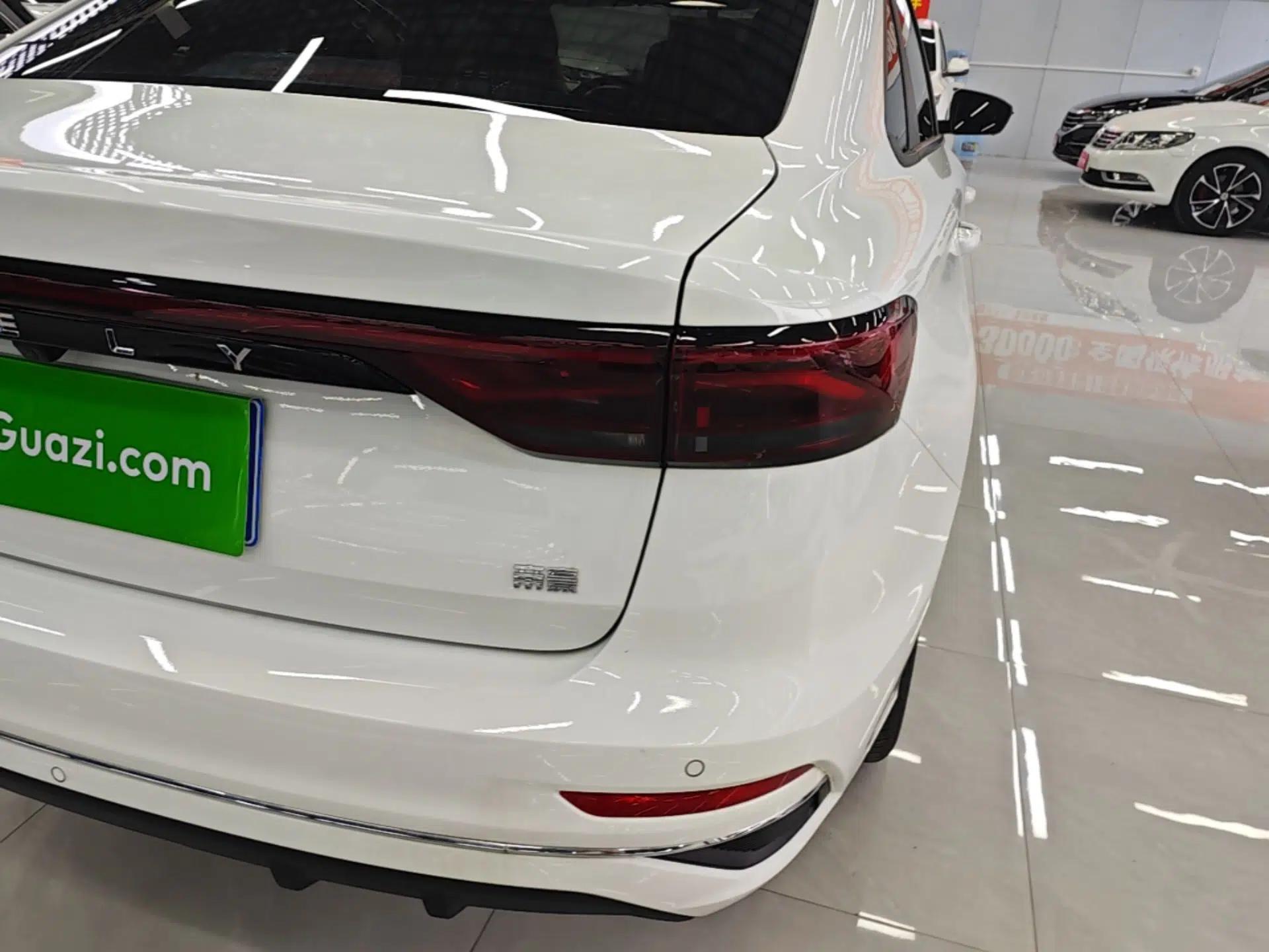 Geely Auto Emgrand 2026 Model 4th Generation 4 Millionth Anniversary Edition 1.5L CVT Overdrive Edition — миниатюра 9