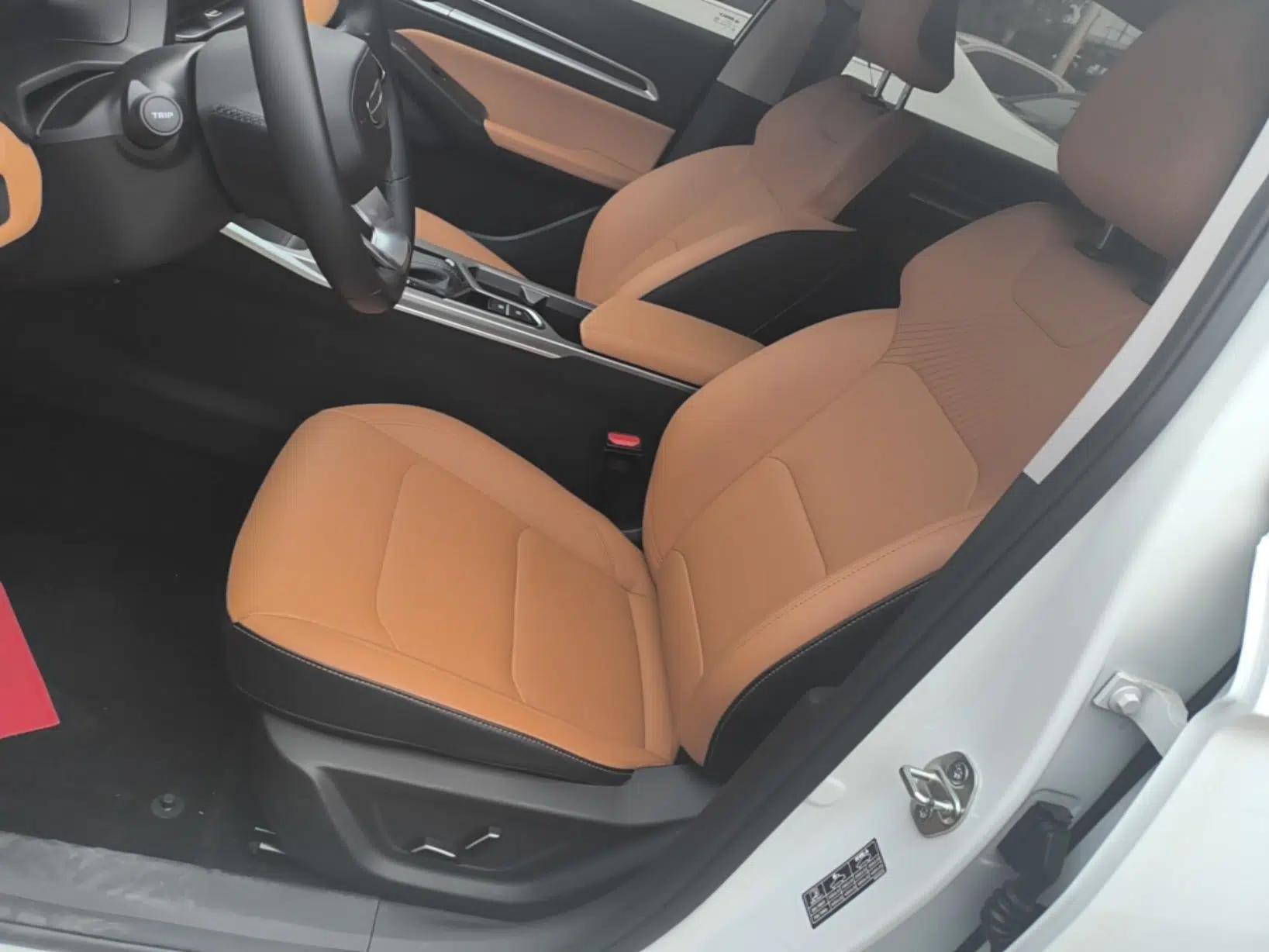 Geely Auto Emgrand 2025 4th Generation 1.5L CVT Flagship Version — миниатюра 22