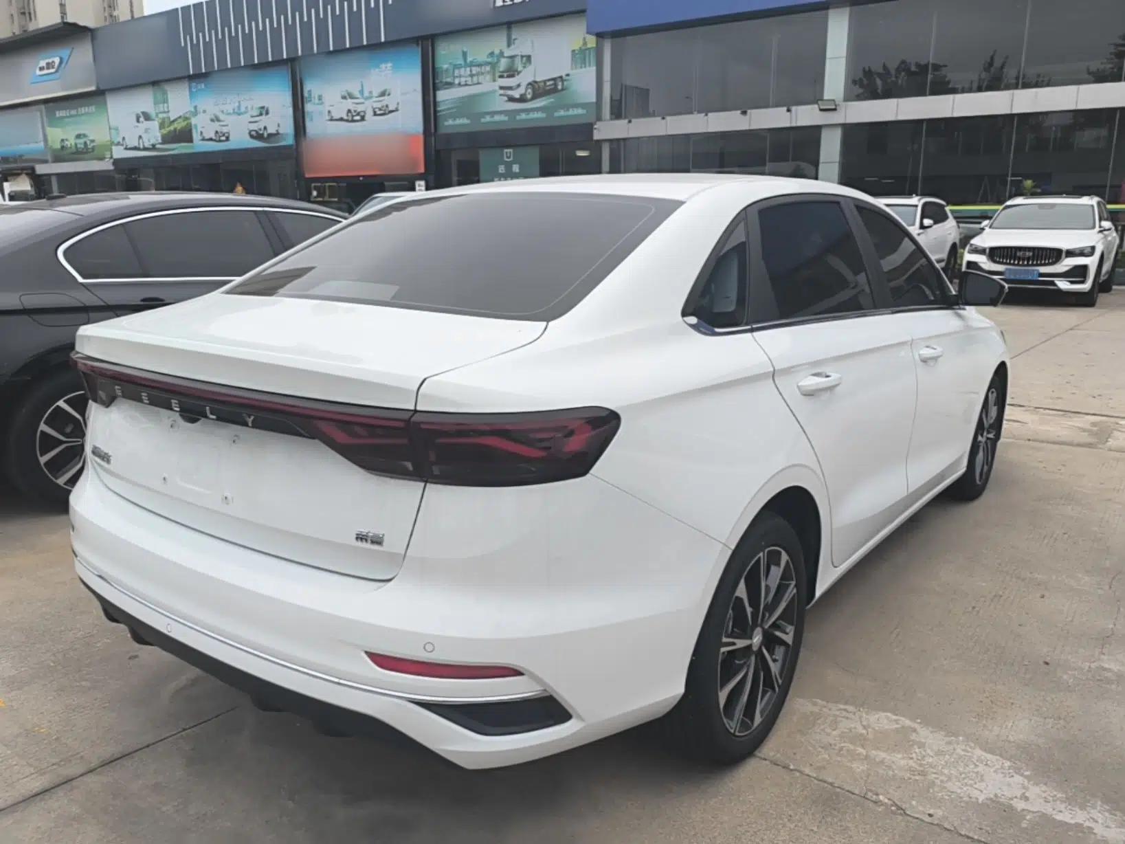 Geely Auto Emgrand 2025 4th Generation 1.5L CVT Flagship Version — миниатюра 6
