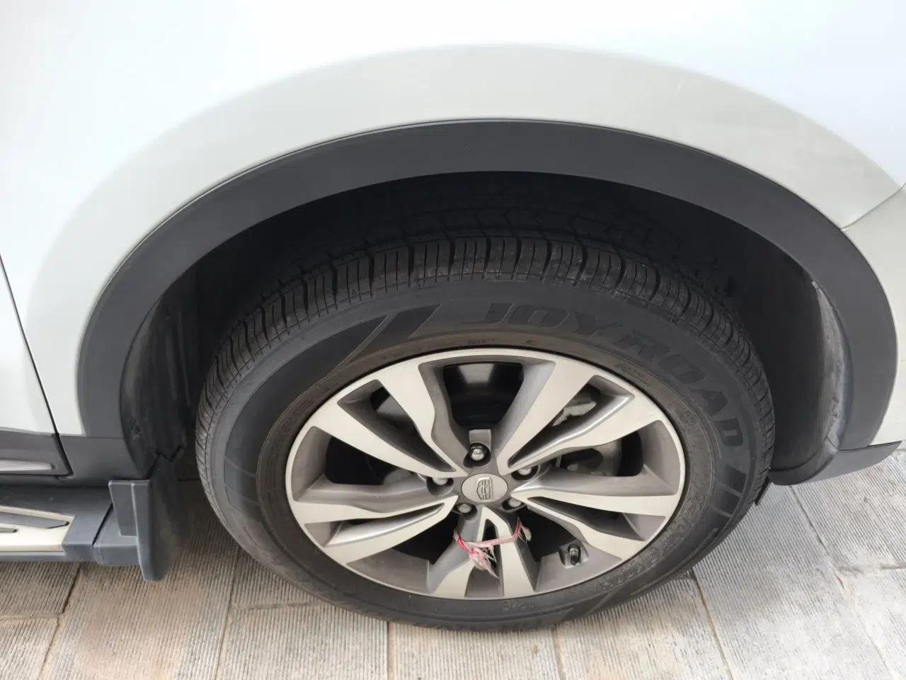 Geely Auto Emgrand X7 Sport 2016 1.8TD Automatic ZhiShang Model — миниатюра 8