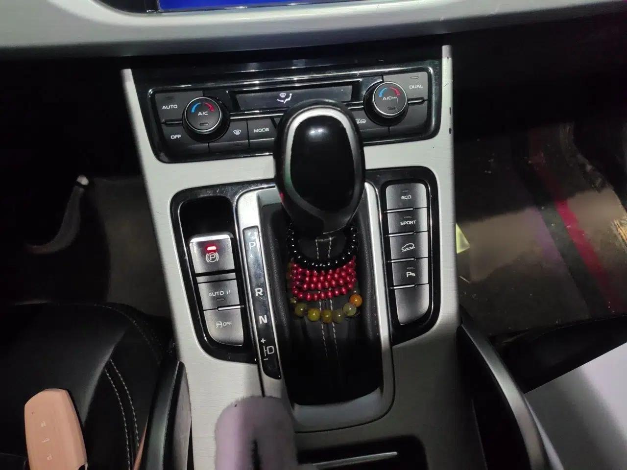 Geely Auto Emgrand X7 Sport 2016 1.8TD Automatic Smart Connectivity Version — миниатюра 12