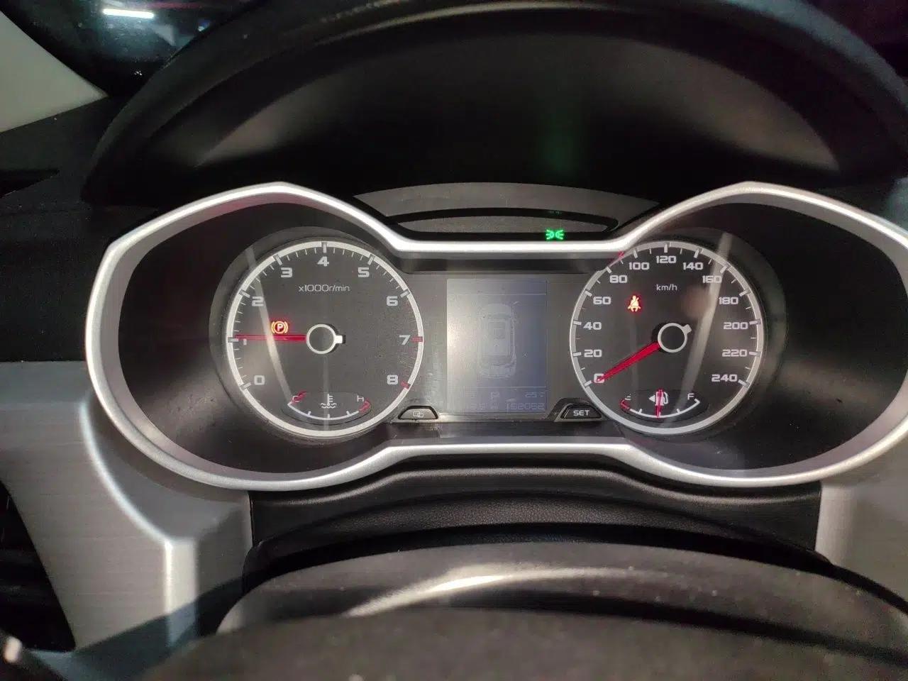 Geely Auto Emgrand X7 Sport 2016 1.8TD Automatic Smart Connectivity Version — миниатюра 9