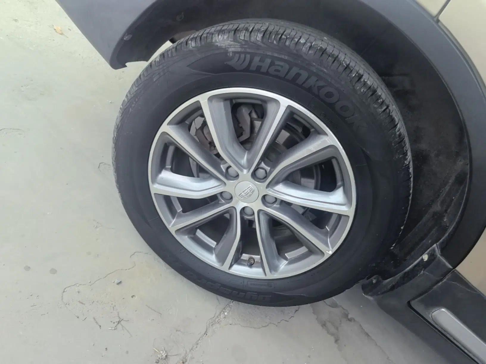 Geely Auto Emgrand X7 Sport 2018 1.8TD Automatic Two-Wheel Drive Smart 4G Connected Version — миниатюра 11